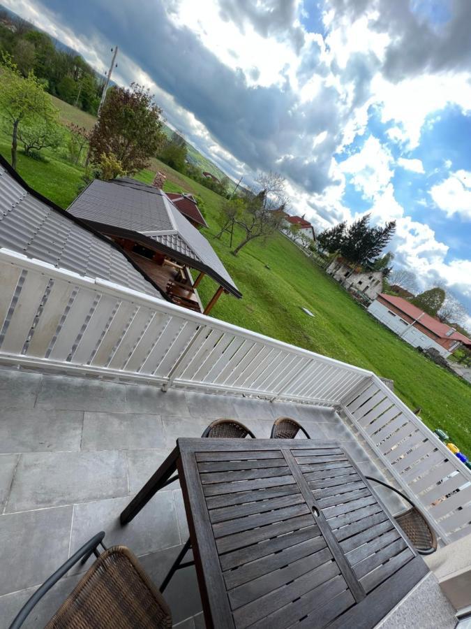 Apartments And Rooms Kristina Drežnik Grad Exterior foto