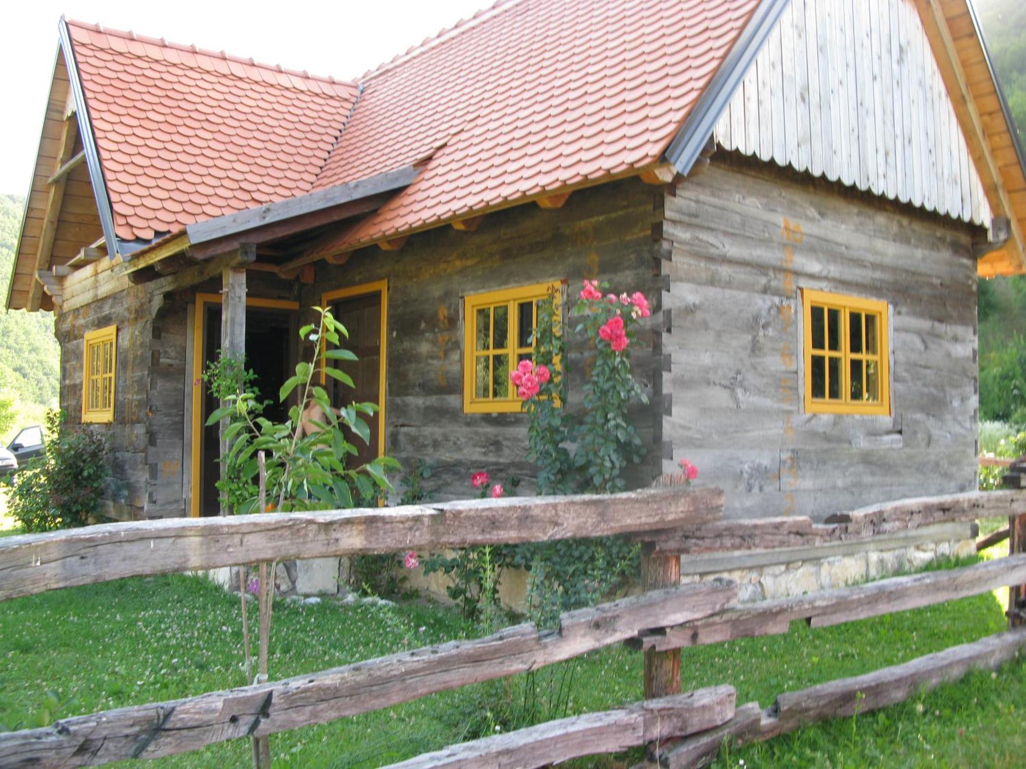 Apartments And Rooms Kristina Drežnik Grad Exterior foto